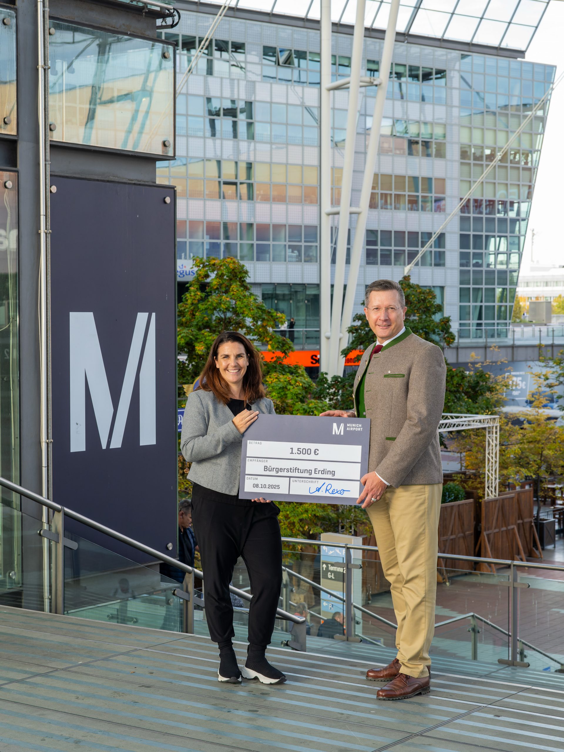 Spende von € 1.500 der Flughafen München GmbH